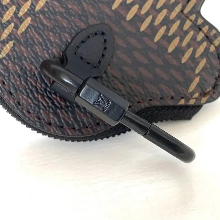 Official Brother Sam 207B570002 Bags LV 0804